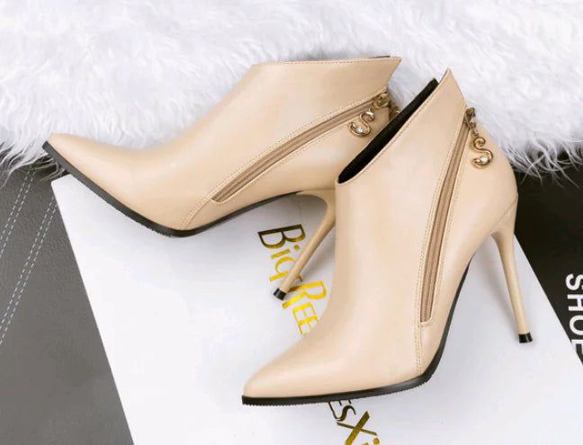 Stylish Pointed Toe Martin Boots for Women, Autumn/Winter